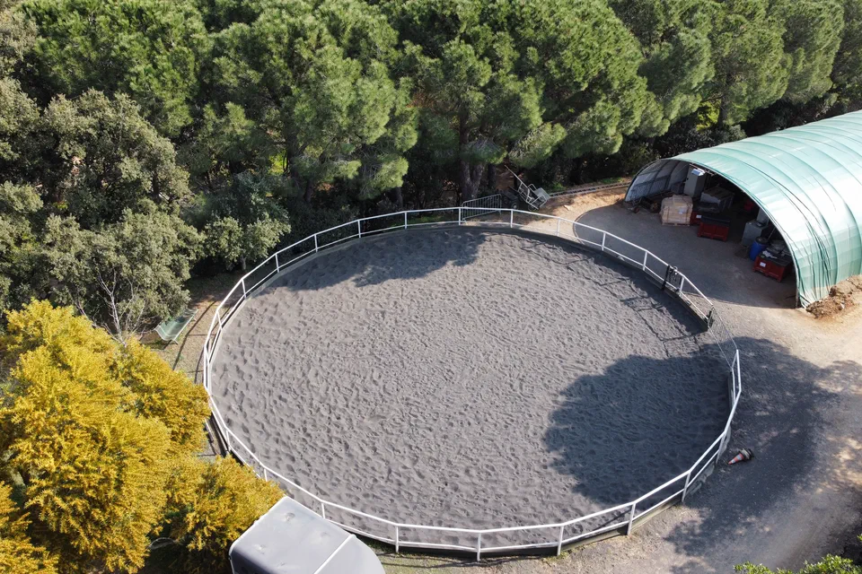 Vue aérienne du rond de longe éclairé